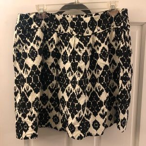 Black and white skirt- with pockets!